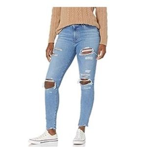 Levi’s 721 High Rise Skinny size 26